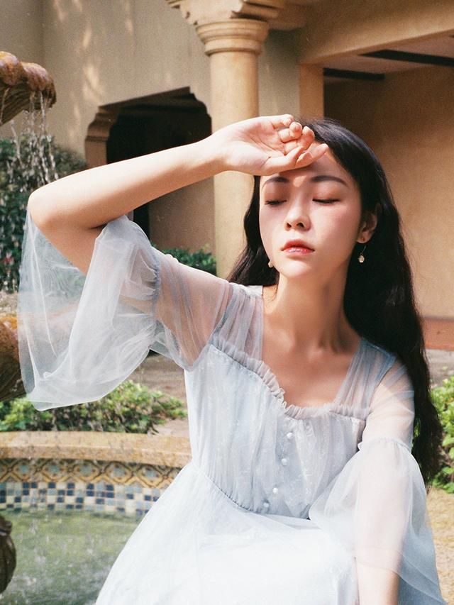 姐姐说我一点也不淑女，给我买了几条裙子穿上身以后果然很淑女