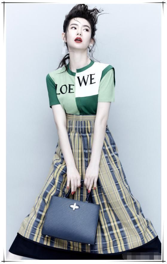 本以为戚薇登杂志封面够帅的了，可看到李宇春，我瞬间沉默了!