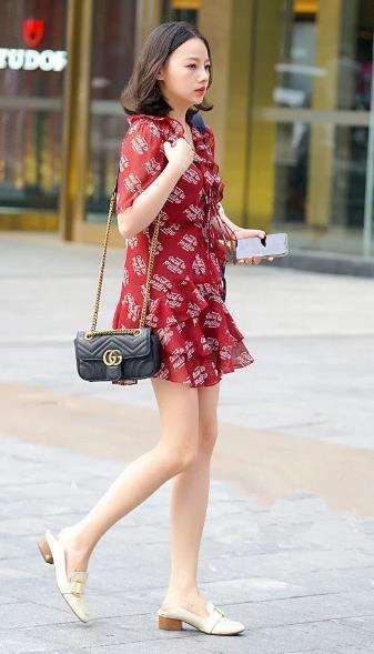 街拍: 美女太多了不知道怎么选了, 网友: 我觉得图7就很有气质