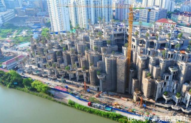  【建筑】上海又现在奇葩建筑 外形像座山种了1000棵树网友称“古