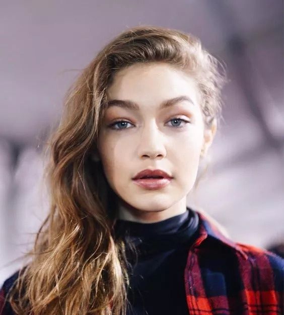 明星的卷发处处是小心机,快来Get这些加分技巧!