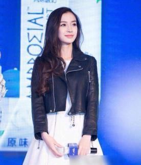  「小皮衣」张钧甯撞衫自己，除了靴子以外都没变，女明星的时尚预算也太节约