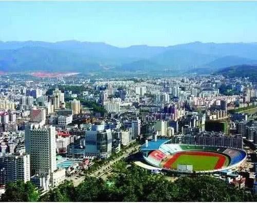  唯一：唯一一座三字同音城市，本地人选择放弃，网友说到舌头打