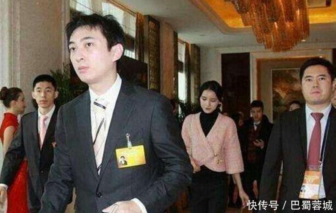 黄子韬宣布恋情? 王思聪微博讽刺: 竟捡破鞋