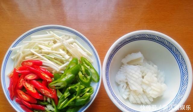  「鱿鱼花」冬日进补，吃鸡鸭猪肉不如吃它，20块1斤，鲜嫩美味，老少皆宜