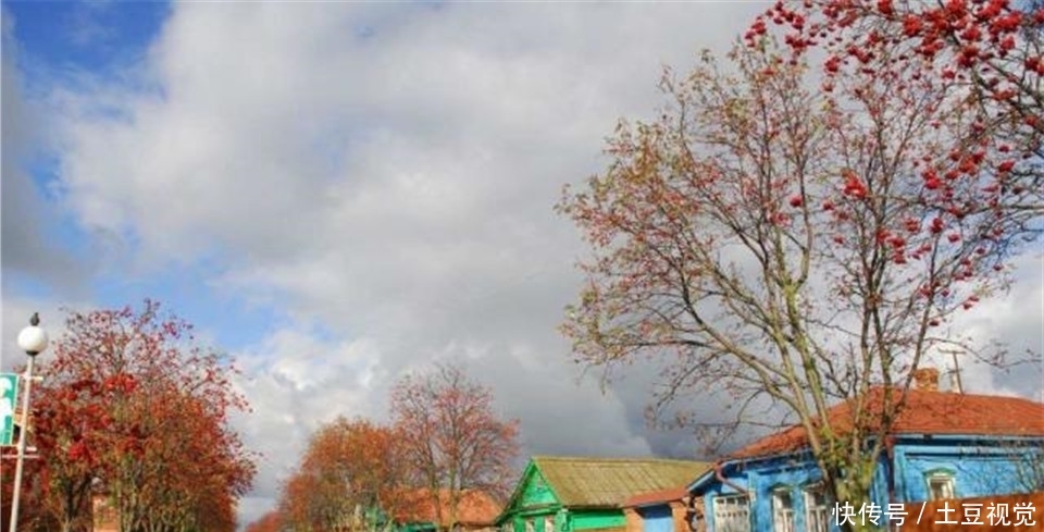 俄罗斯真实农村现状:不贫穷但酒足饭饱,男女比