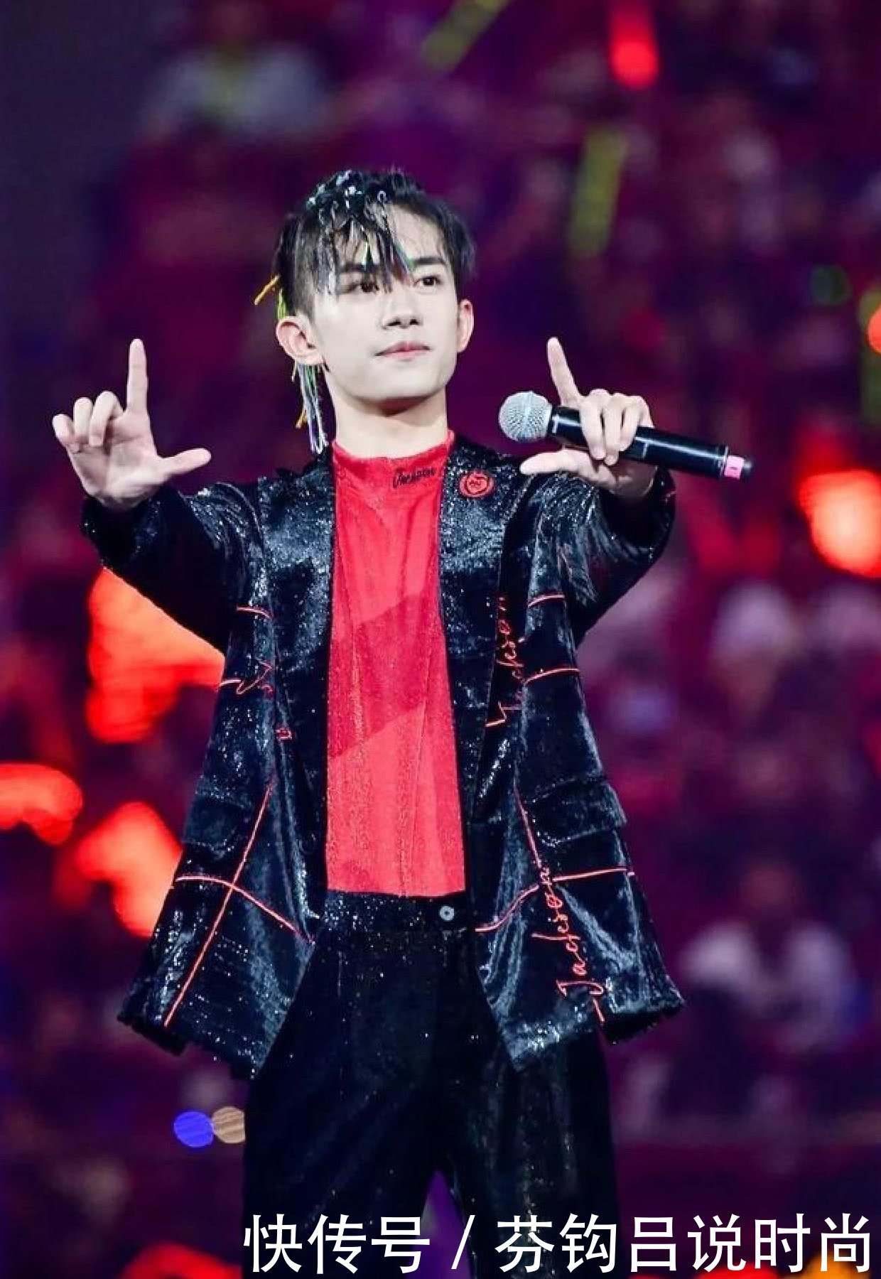 TFBOYS全员换发型，易烊千玺彩色小辫太雷人，王源发色成谜