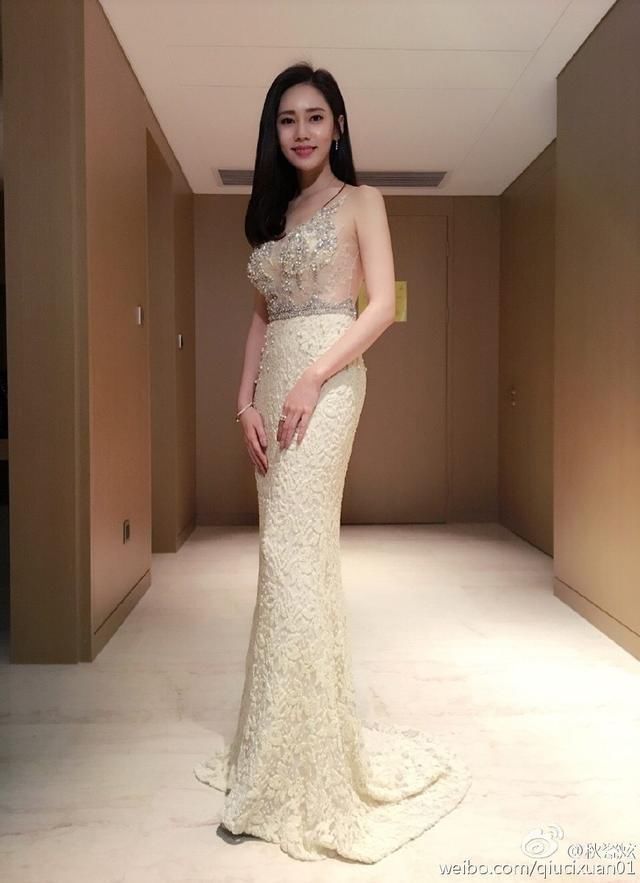 秋瓷炫是真少女，身材不胖脸不圆，哪里像是刚生过孩子的女人!