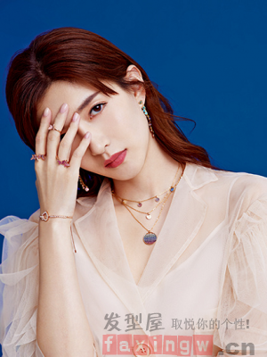 随性优雅的气质长发发型 终将一路繁花相送