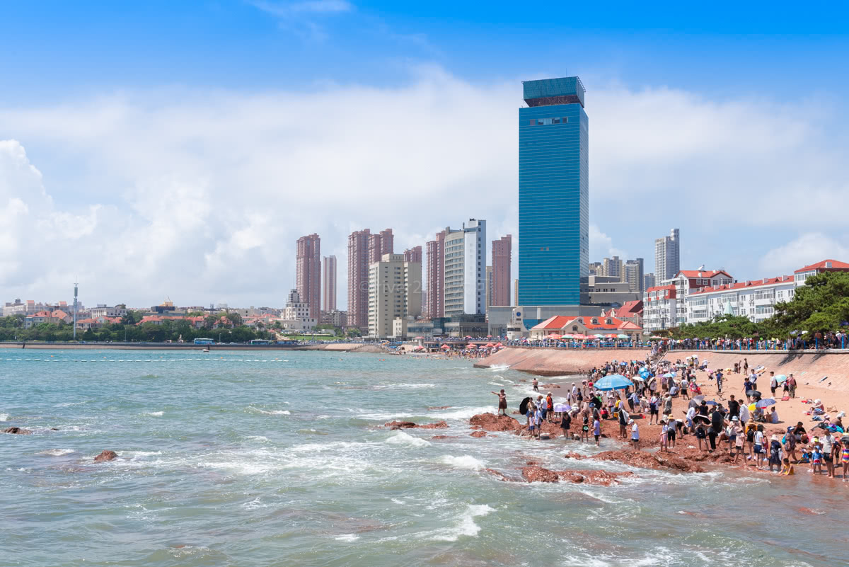 青岛的标志栈桥，已经美了126年，依然游客云集