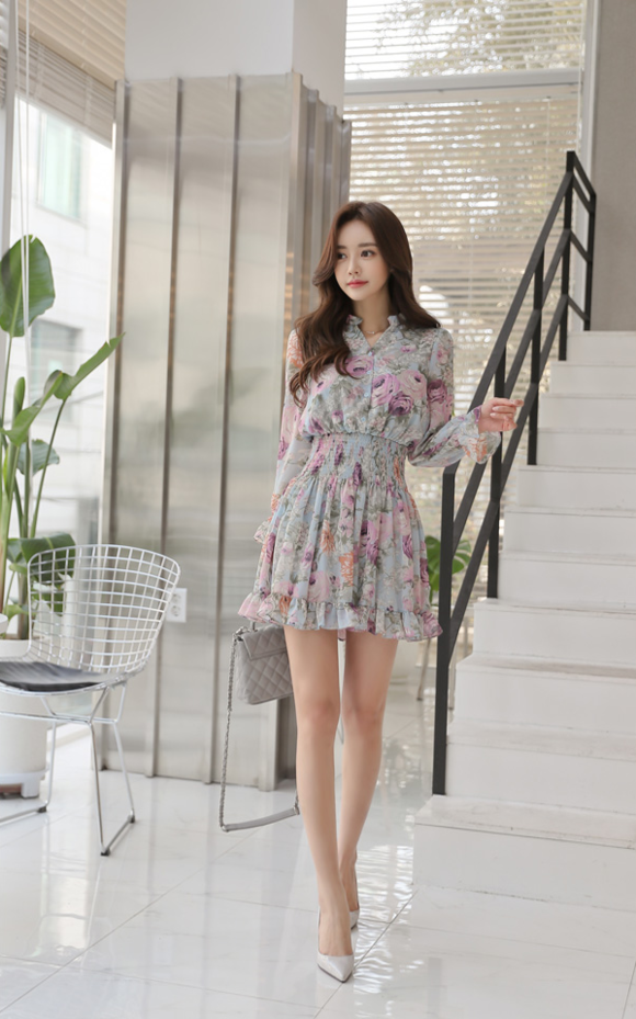 女神孙允珠，紫芋染香蔷薇古堡彩绘小洋裙