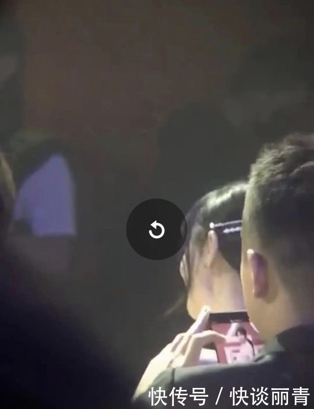 王雷看郑爽照片