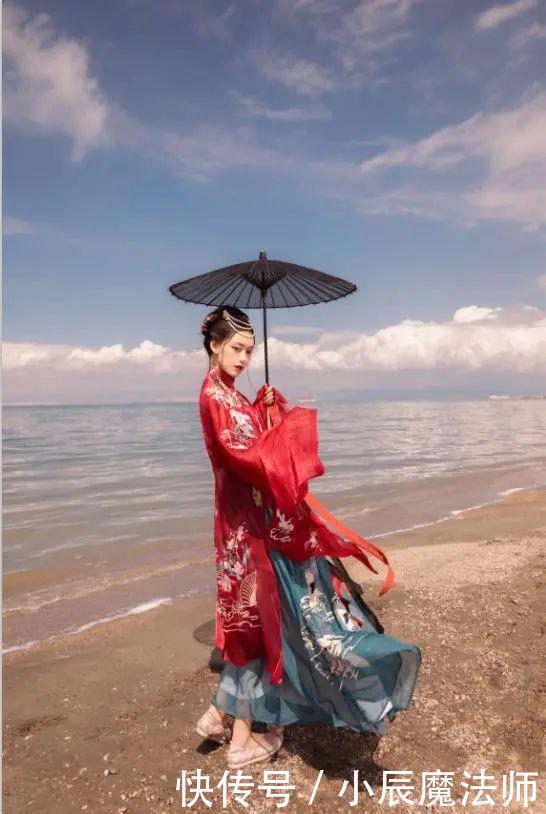  「汉服」那些配色超大胆的汉服，自古红蓝出CP，瞬间惊艳众人
