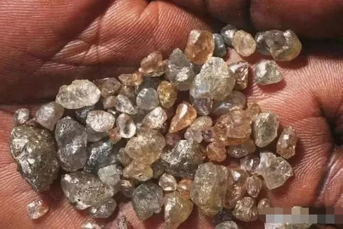 非洲人不明白：为什么我们的钻石又大又便宜，来游玩的人却都不买