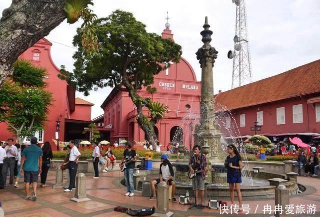 一个名字比中国还要中国的外国城市, 因一道海峡举世闻名！