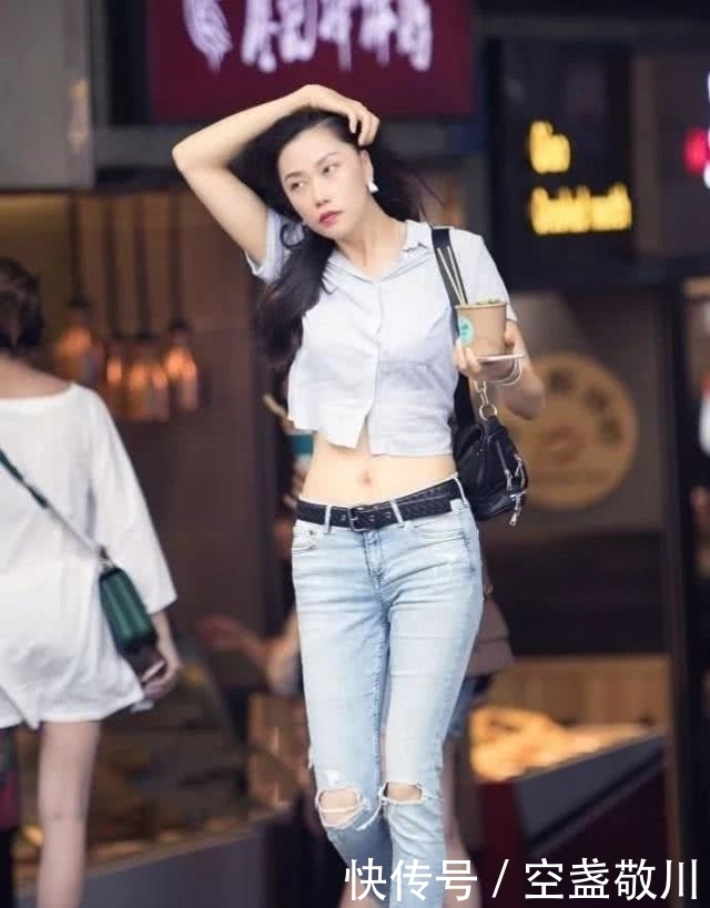  好看|修身又百搭的牛仔裤，就算是破烂了也好看
