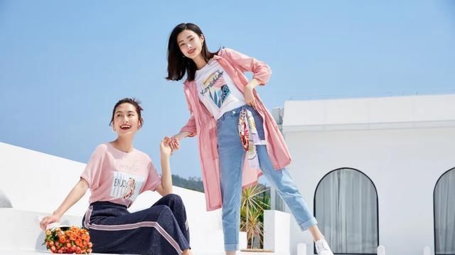  『满满』五一出游穿什么衣服?这样搭配,让你当个行走的时髦精!