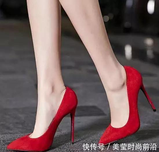 充满魅力的高跟鞋，女人变性感法宝，我们可以不吃饭但是不能不性