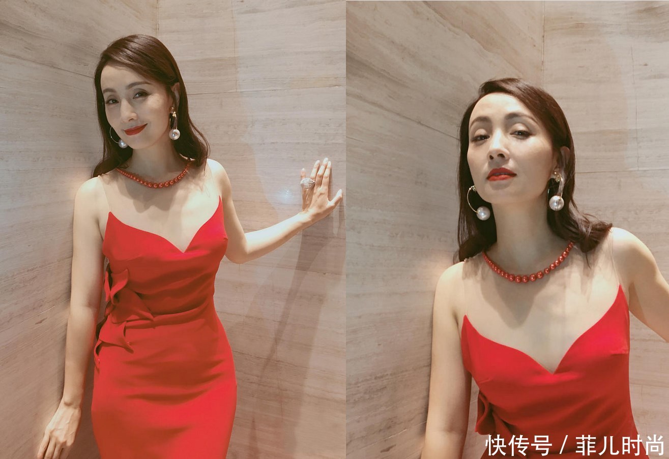 46岁陶虹穿银色鱼尾裙优雅动人，显气质又高贵，越来越有女人味了