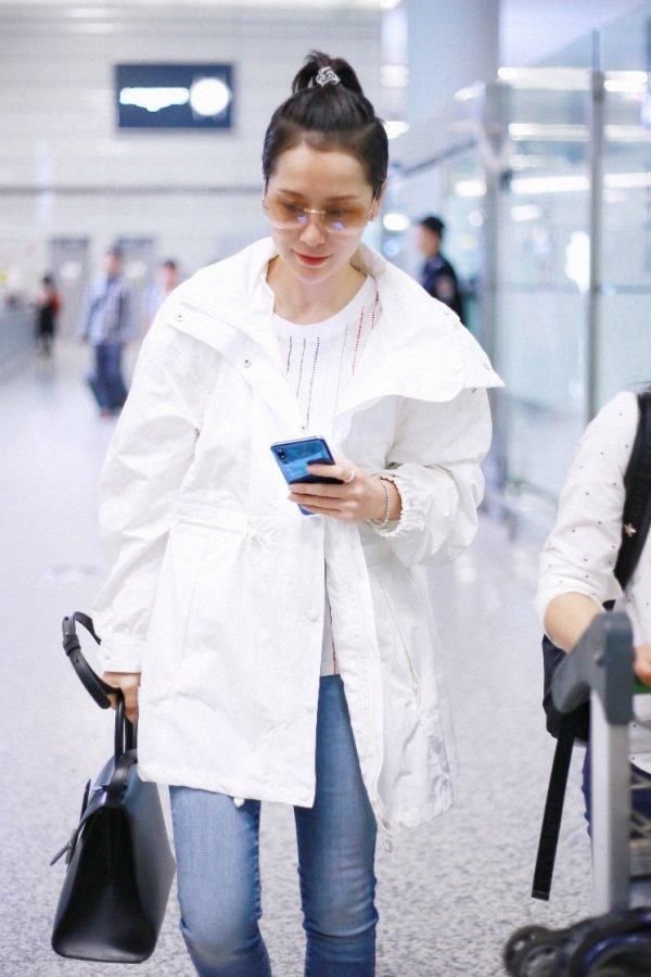 今夏时尚流行色都是TA!华为P20极光色提升你的时尚感