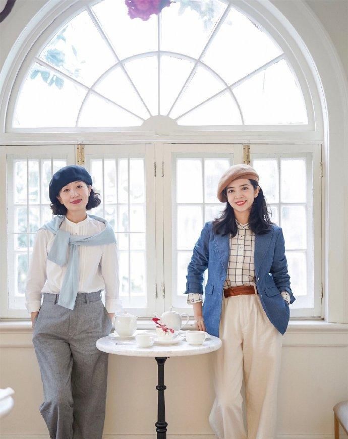  女人@50岁的女人如何穿衣?找三木妈妈学几招,时髦又得体!