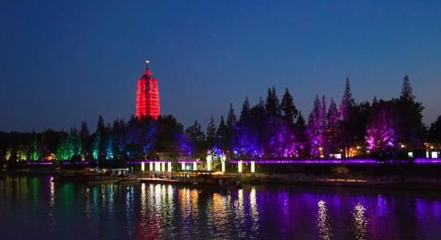 中国“最大方”的省会城市，高铁、地铁都往省外建，省内反被遗忘