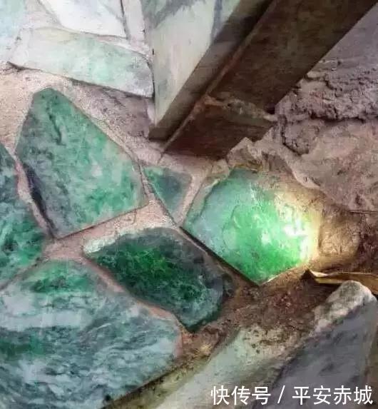  [富有]农民用玉石砌墙，用玉石打地基，是无知？还是太富有不稀