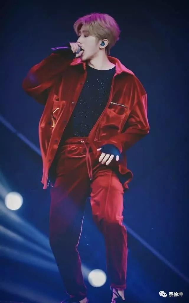 那些年蔡徐坤留过的发型!我们来盘点盘点?