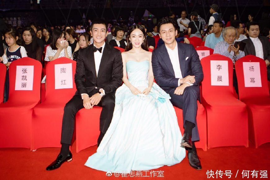 34岁江一燕厉害了！一袭蓝色连衣裙女神范十足，网友：比霍思燕美