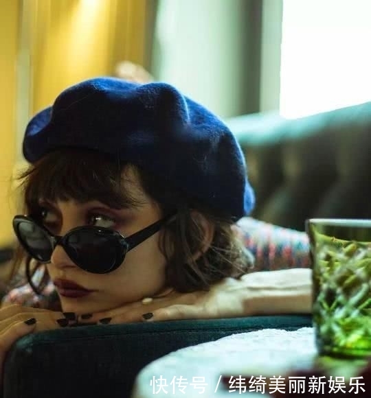 『优雅』小清新流行色可以靠边站了!今年“经典蓝”才是霸屏色,真高级