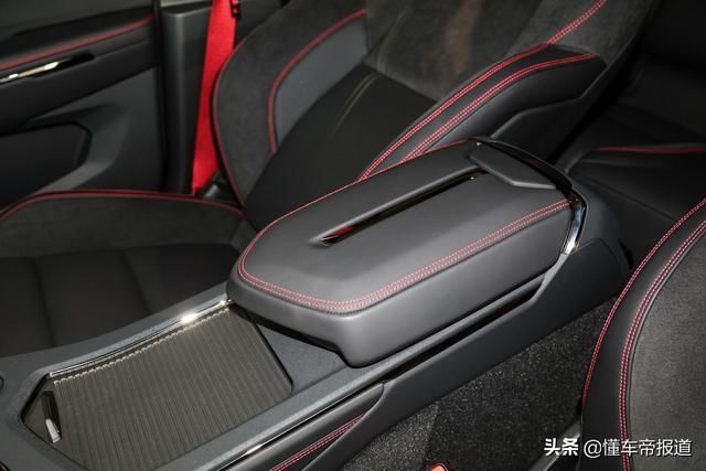  [比普通版车]想要不一定能买到，6.7秒“破百”，静态体验领克05时间限量版