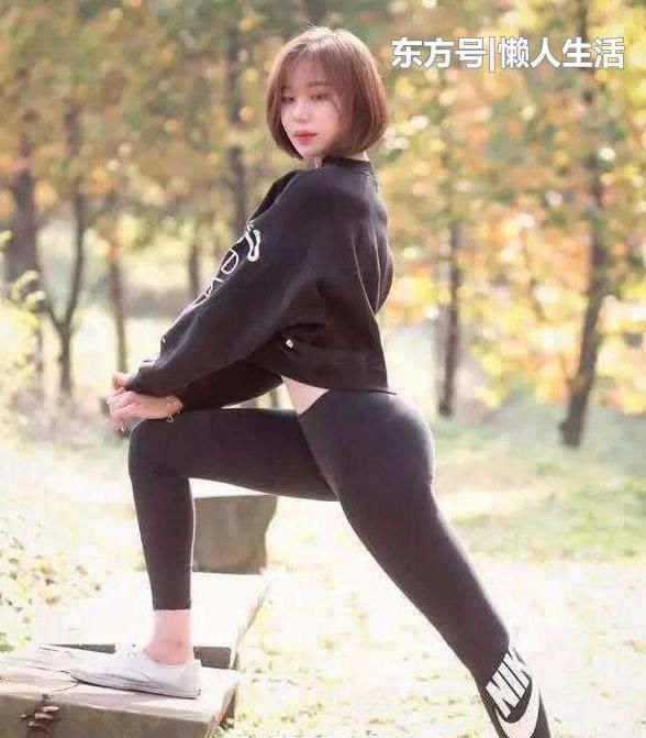『美女』美女穿紧身打底裤,体态摇曳多姿,无论走到哪都是焦点