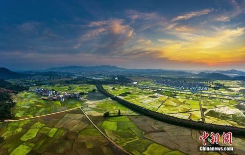  #绝美#绝美夕照！航拍江西峡江生态宜居乡村美景