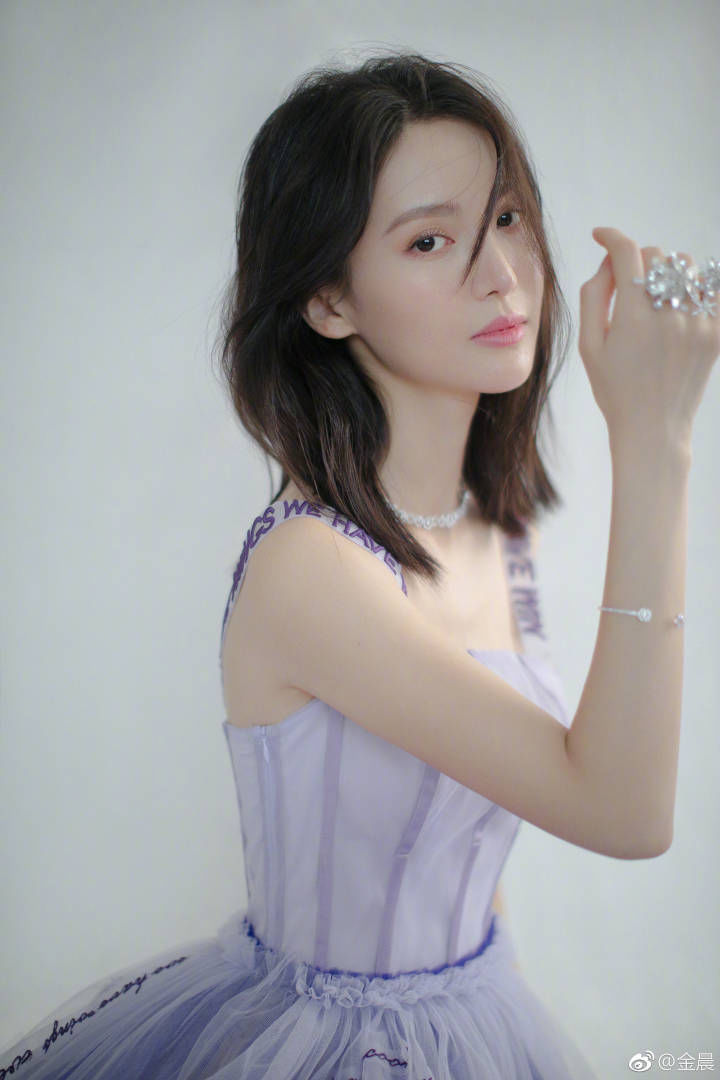 一见倾心，情有独钟，喜欢那梦幻般柔软的紫色