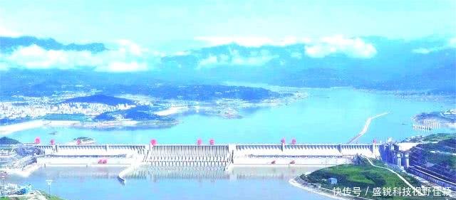 三峡大坝储水量393亿立方米，如果把水放干净，会发生什么呢
