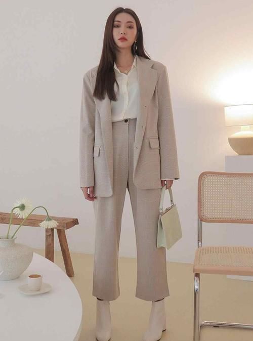  【穿上以后】20年千万别忘了这款“仙女裤”，比阔腿裤更显瘦流行