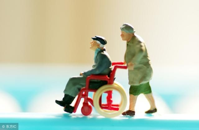 社保缴满15年想领养老金，这两个条件没满足，之前的钱都白交！