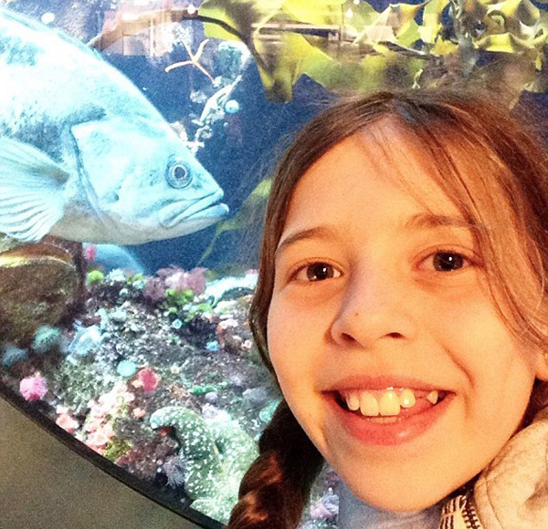 逆天了!加11岁女生迷恋变装 每次花4小时化妆