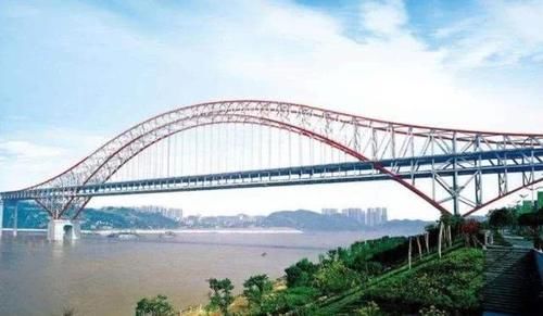  「港珠澳大桥」世界最长的大桥，开车全程要两个小时，长度大概