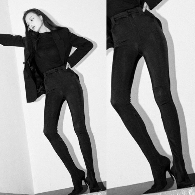 蔡依林把鞋子当裤子穿，没想到李宇春更会玩，高跟鞋套进丝袜里穿