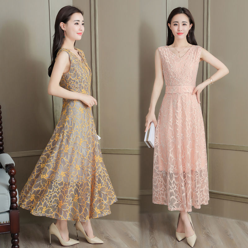 有一种性感，叫“蕾丝裙”，若隐若现的气质，连背影都过分吸睛