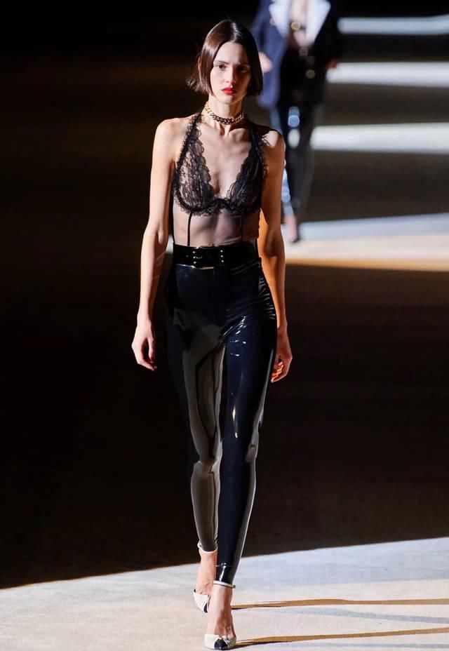  『系列』一场关于女性自我解放的革命：Saint Laurent 2020秋冬时装系列！