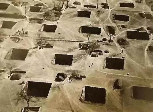 中国有个神奇的村子，村民在地下住了4000年