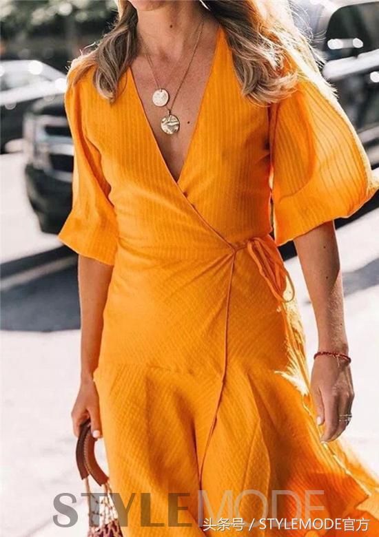 现在正流行裹身裙，谁穿谁气质！