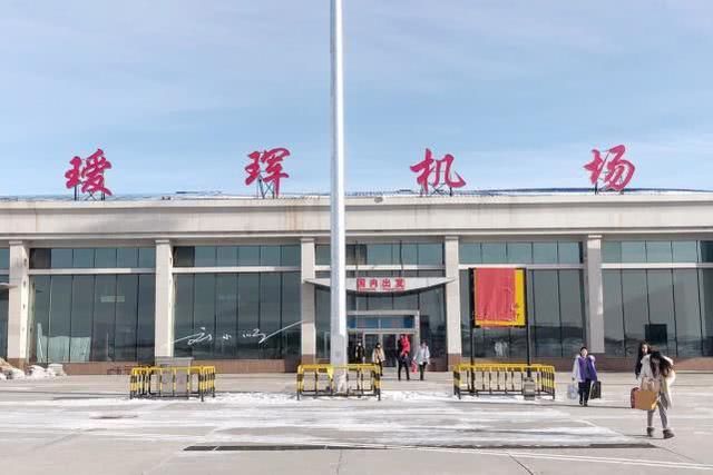中国最冷的机场之一,零下30度需要步行上飞机,南方游客都傻了