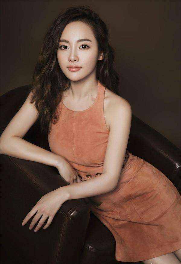 张嘉倪为博眼球真是豁出去了！网友：太透了！