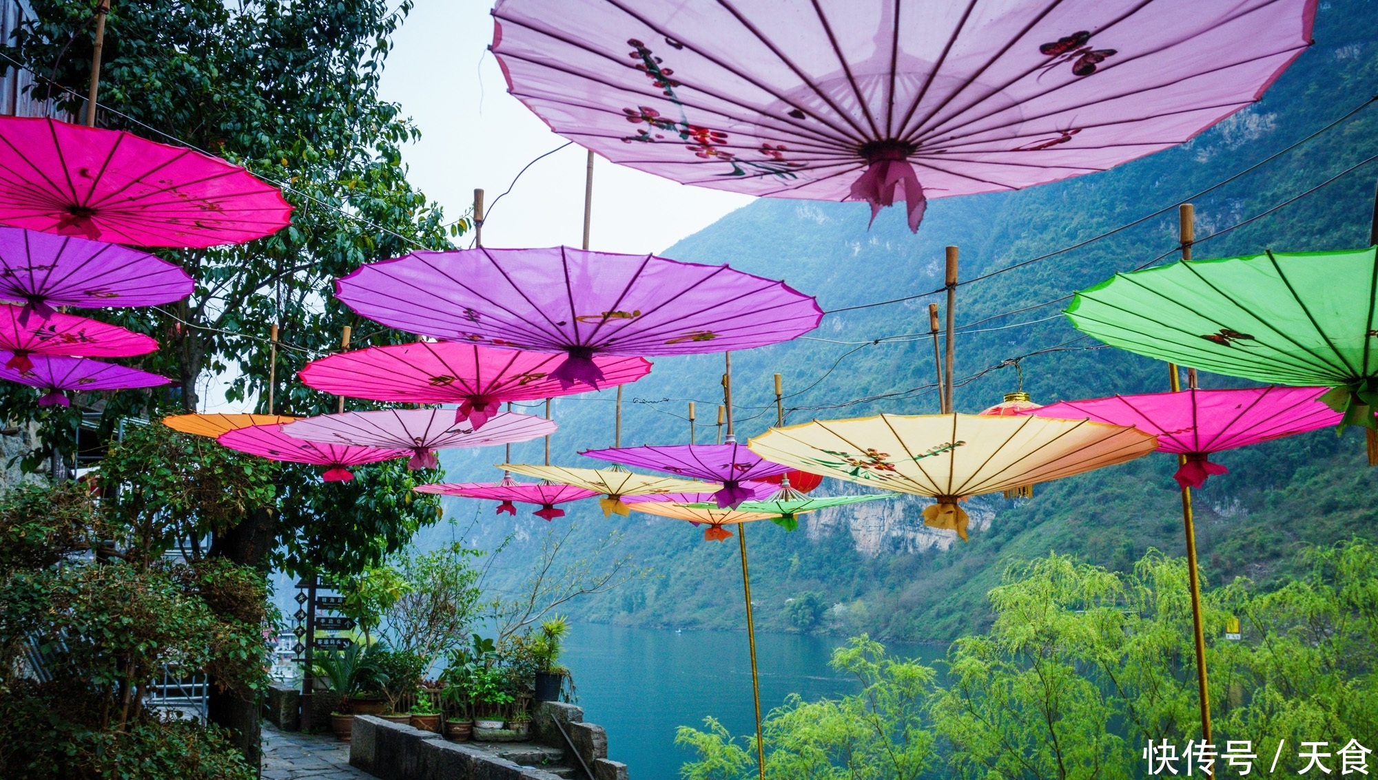 重庆这座千年古镇,如世外桃源,吴冠中的名画《老街》就在此诞生