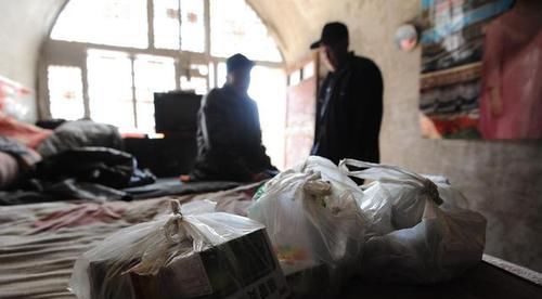  李林贵@为照顾患病弟弟，兄弟俩隐居深山50年，一年没吃过大米了