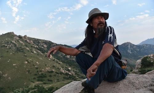  煤油灯■山东一户人家7代人隐居深山，如今仍在用煤油灯照明