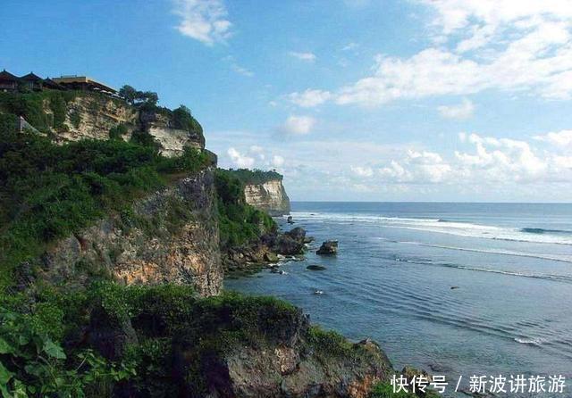 它是世界上人口密度最大的岛屿，岛民淡水食物全靠国家专门运送